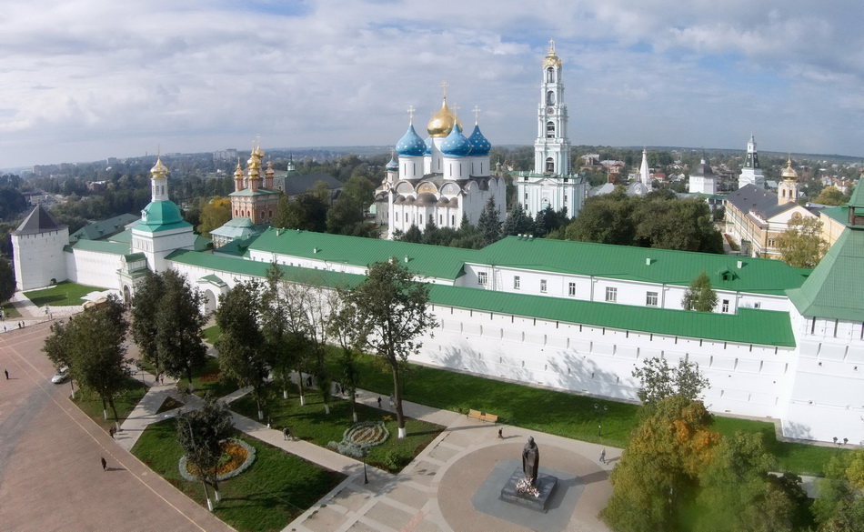 Сергиев Посад вошел в топ‑10 городов для путешествий у москвичей в мае