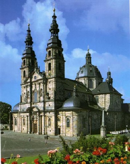 Дом. Главный собор города