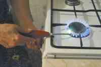 МОСТОВИК ЗАЖИГАЕТ ГАЗ