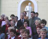 УЧИТЕЛЕЙ ПОЗДРАВИЛИ ТОРЖЕСТВЕННО И В ДВА ПРИЕМА